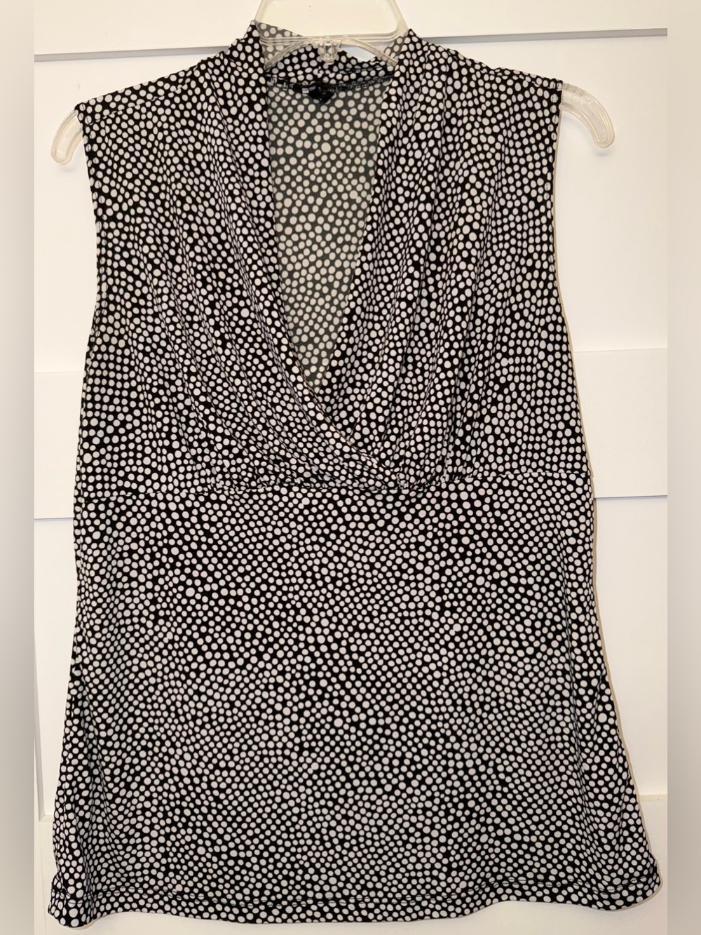 Sleeveless Black and White Polka Dot V-Neck Top. Size-M
